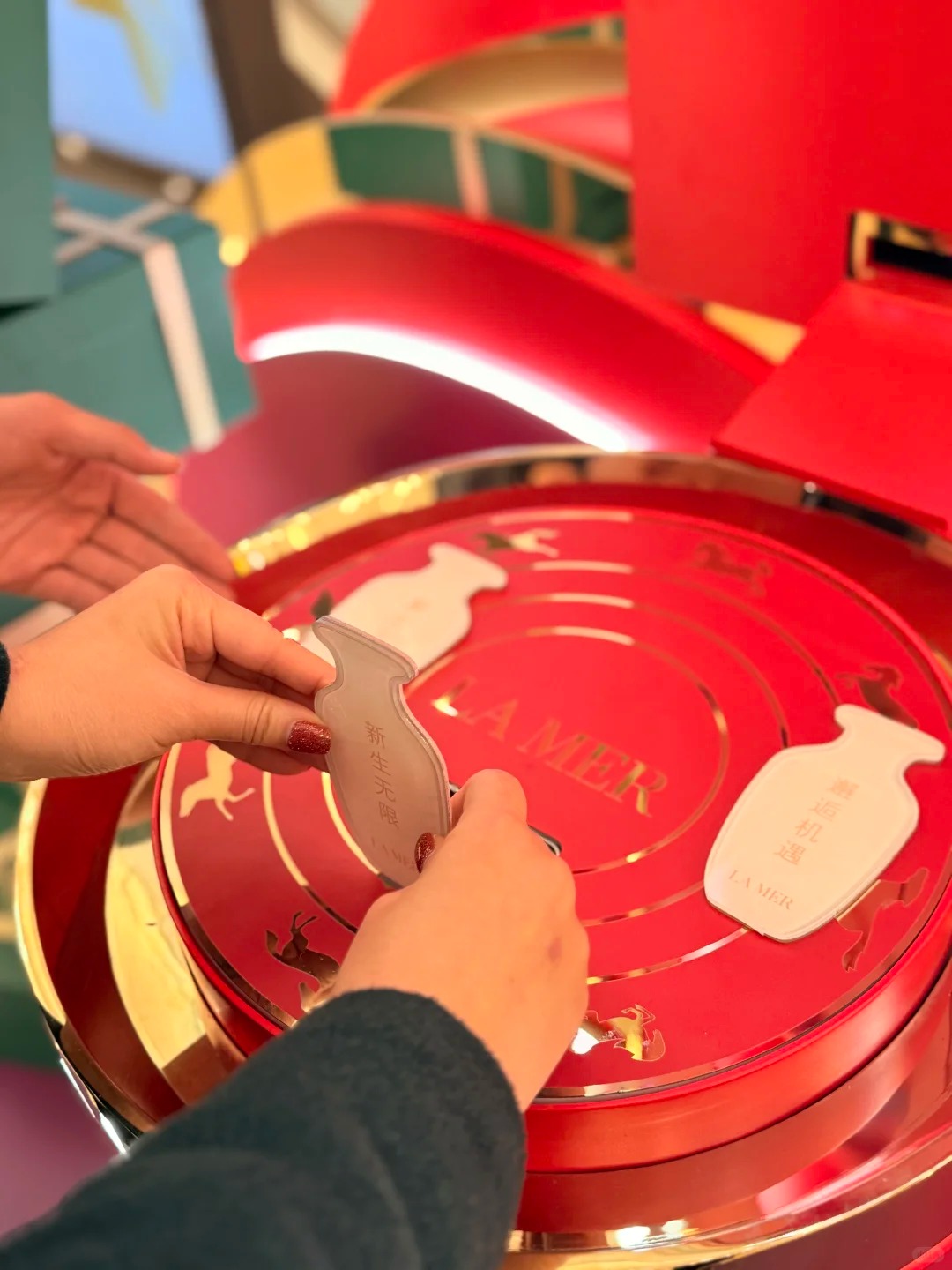 LAMER 海蓝之谜手势捏陶艺互动